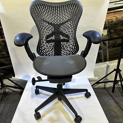 Buy Herman Miller Mirra Office Chair • 225$