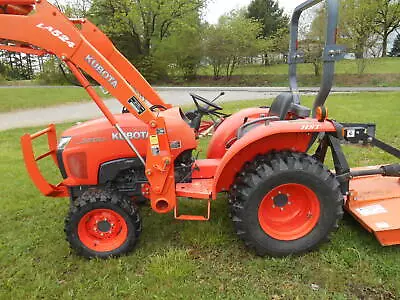 Buy L3200D Kubota 4wd Tractor Hydrostat Drive With Loader/BushHog • 7,600$