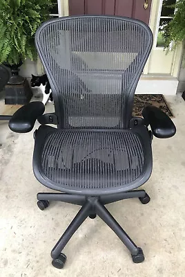 Buy Herman Miller Aeron Chair Size B • 375$