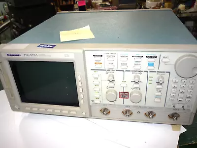Buy Tektronix TDS520A, Two Channel Digitizing Oscilloscope, 500MHz, 500MS/s AS IS • 297.50$