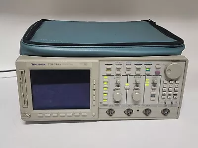 Buy Tektronix TDS 744A Color 4-Channel Digitizing Oscilloscope ~ Power On / AS-IS • 249.90$